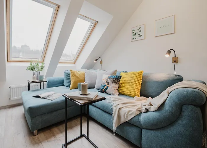 Prague Days - Attic 1Bdr Apt - Workspace - Garage - Smichov